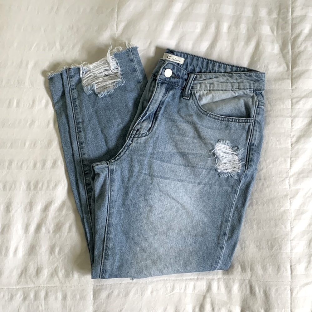 Distressed boyfriend jeans